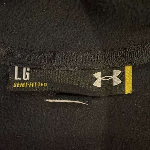 Under Armour 1/4 semi fitted pull over - Picture 4 of 6